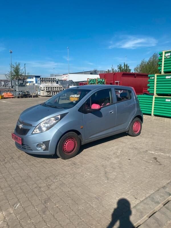 Blau Gebraucht 2010 Chevrolet Spark Kleinwagen | 1.350 € (Superpreis) - Bild 1/4