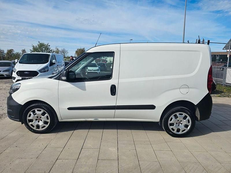Gebraucht Fiat Doblò 95 PS (69 kW) 2020 Weiß Van / Kleinbus