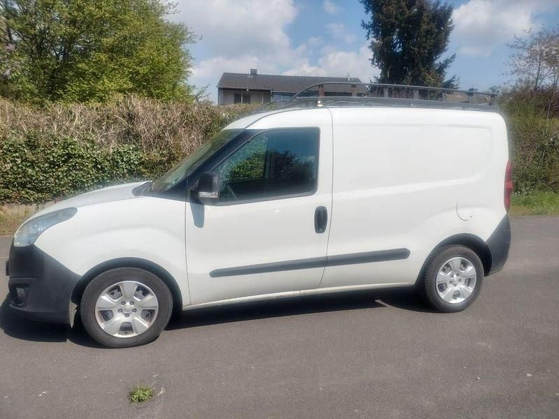 Używany Opel Combo Edition 95 KM (69 kW) 2012 Biały Minivan
