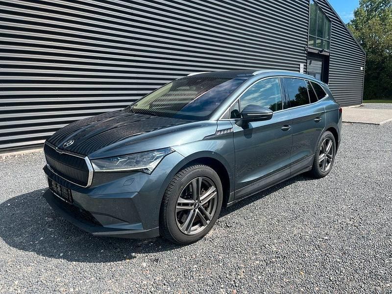 Grau Gebraucht 2021 Skoda Enyaq iV Suite SUV | 16.400 € - Bild 1/4