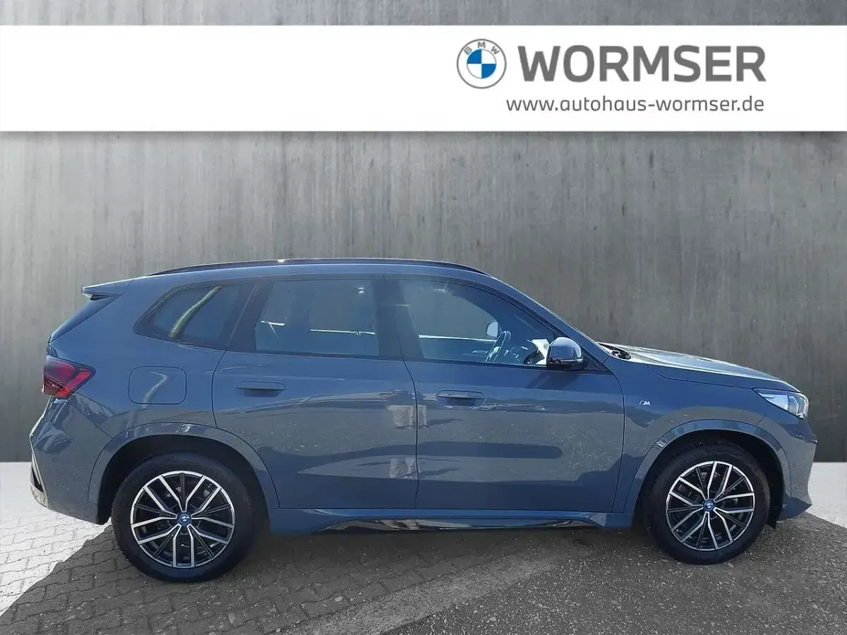 Gebraucht BMW X1 M Sport 136 PS (100 kW) 2023 Bmw individual storm bay SUV