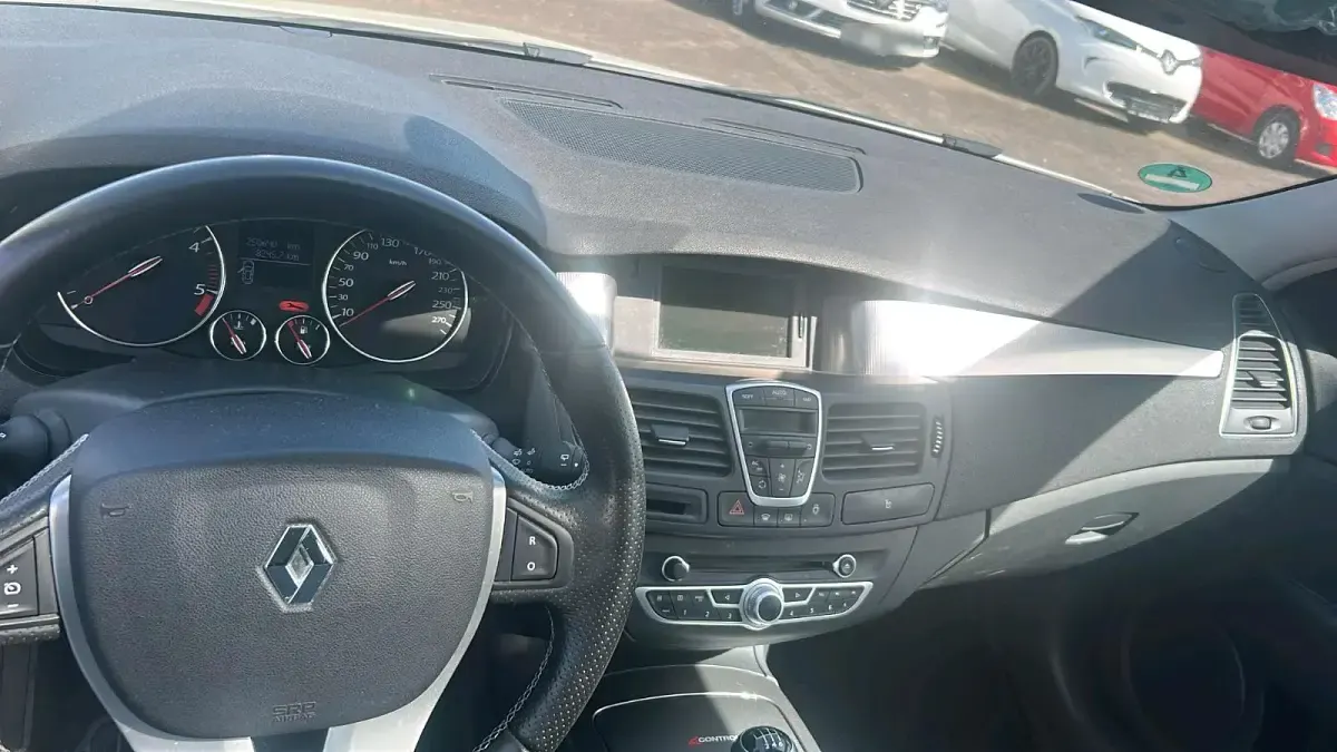 Gebraucht Renault Laguna III 150 PS (110 kW) 2012 Weiß Kombi