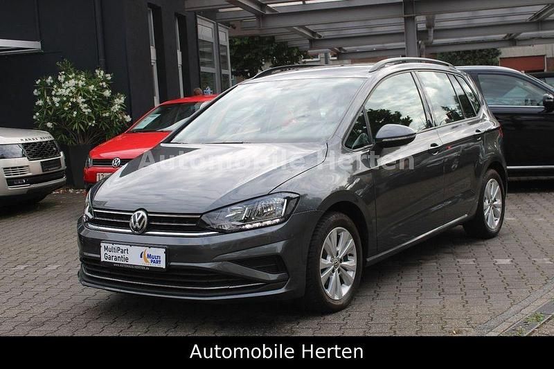 Grau Gebraucht 2018 VW Golf Sportsvan Comfortline Van / Kleinbus | 16.990 € (Fairer Preis) - Bild 1/4