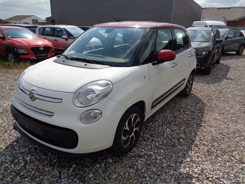 Weiß Gebraucht 2017 Fiat 500L Pop Star Van / Kleinbus | 6.500 € (Etwas zu teuer) - Bild 1/4