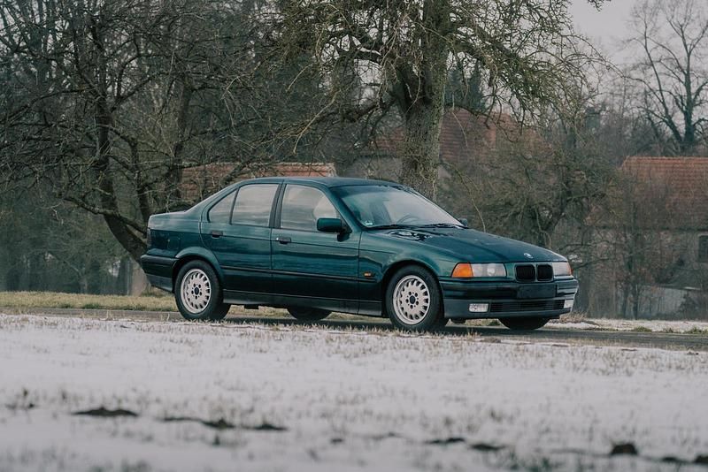 Gebraucht BMW 320 150 PS (110 kW) 1996 Grün Limousine