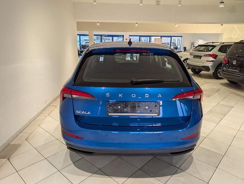 Gebraucht Skoda Scala 95 PS (69 kW) 2024 Blau Kleinwagen