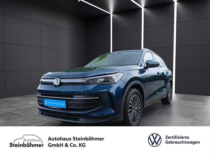 Night blue (blau) Gebraucht 2024 VW Tiguan Life SUV | 33.444 € (Fairer Preis) - Bild 1/4