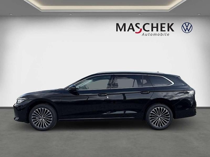 Neu VW Passat Elegance 150 PS (110 kW) 2025 Grenadillschwarz metallic Kombi