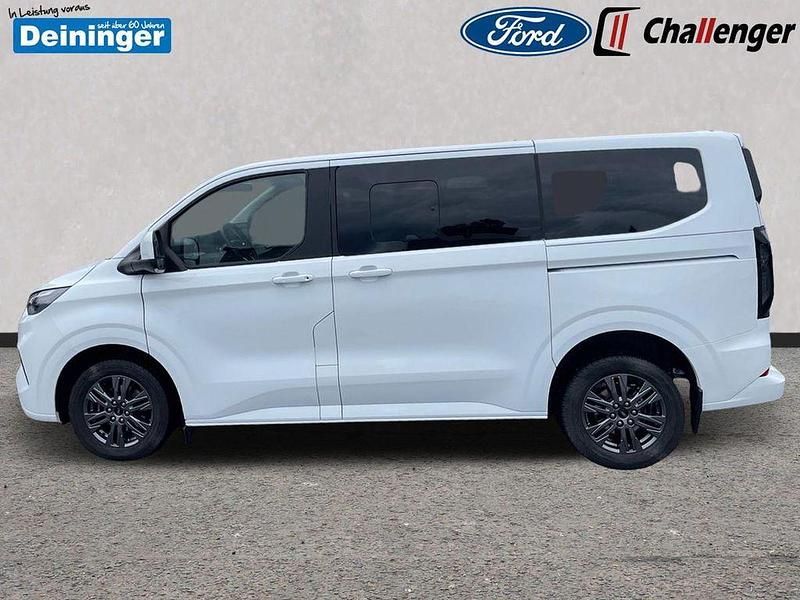 Gebraucht Ford Tourneo Custom Titanium 136 PS (100 kW) 2024 Frostweiß Van