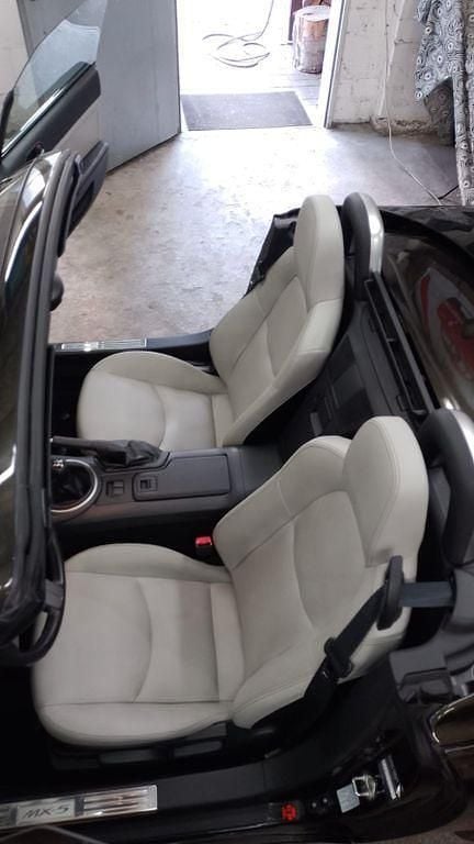 Gebraucht Mazda MX5 126 PS (92 kW) 2011 Schwarz Cabrio