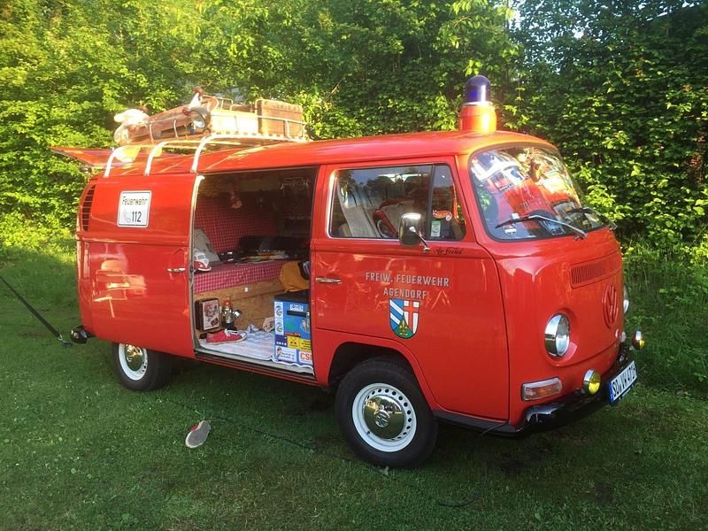 Rot Gebraucht 1971 VW T2 Van | 27.900 € - Bild 1/4