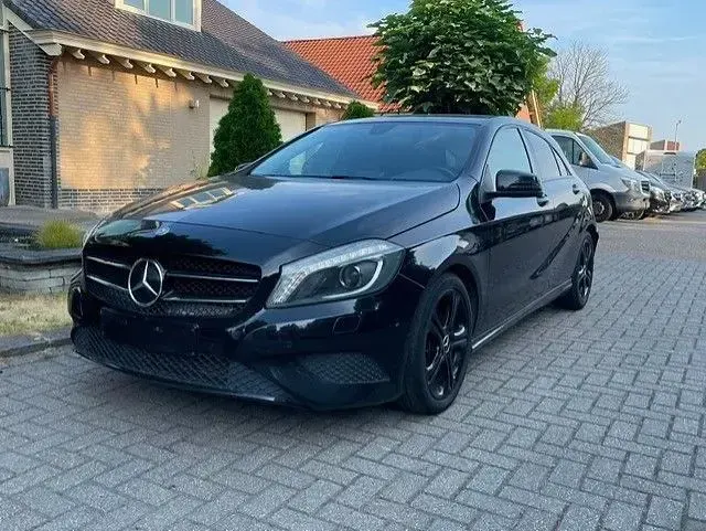 Gebraucht Mercedes A200 Urban 156 PS (114 kW) 2014 Schwarz Kleinwagen