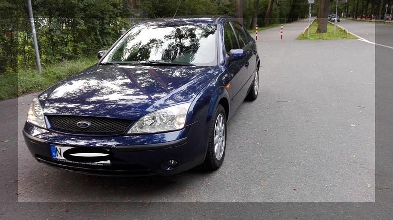 Gebraucht Ford Mondeo Ambiente 145 PS (106 kW) 2003 Blau Limousine