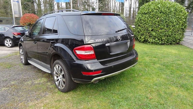 Gebraucht Mercedes ML350 170 PS (125 kW) 2010 Schwarz SUV