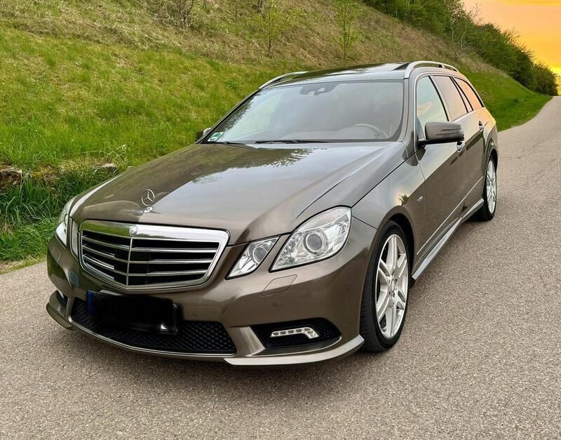 Braun Gebraucht 2010 Mercedes E350 AMG Kombi | 12.300 € (Fairer Preis) - Bild 1/4