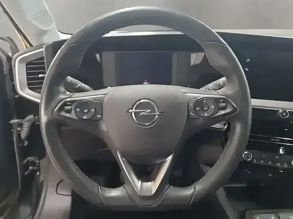 Używany Opel Mokka Edition 101 KM (74 kW) 2022 Czarny SUV
