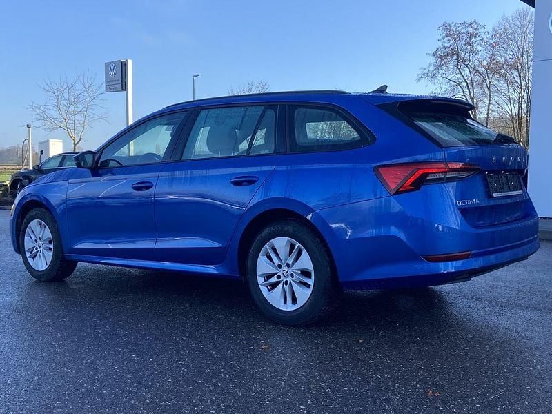 Gebraucht Skoda Octavia 116 PS (85 kW) 2023 Blau Kombi