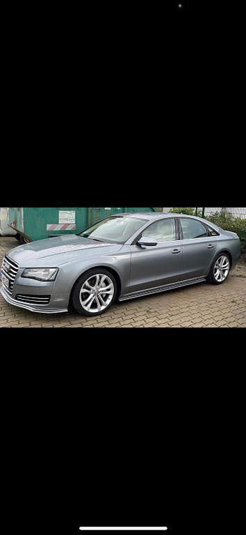 Grau Gebraucht 2011 Audi A8 Ambiente Limousine | 16.850 € (Superpreis) - Bild 1/4