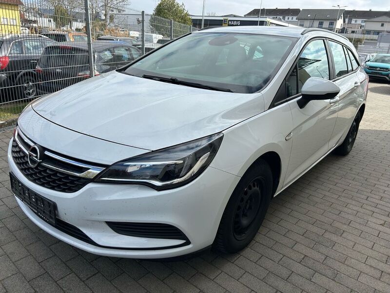 Gebraucht Opel Astra Edition 105 PS (77 kW) 2017 Weiß Kombi