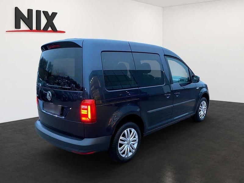 Gebraucht VW Caddy 125 PS (91 kW) 2018 Starlight blue metallic Van / Kleinbus