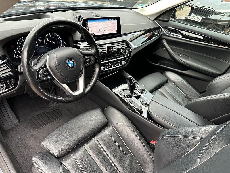 Gebraucht BMW 540 Sport Line 320 PS (235 kW) 2018 Blau Limousine