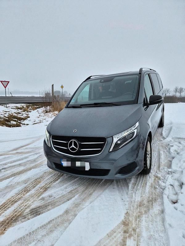 Gebraucht Mercedes V250 Edition 190 PS (139 kW) 2018 Grau Van / Kleinbus