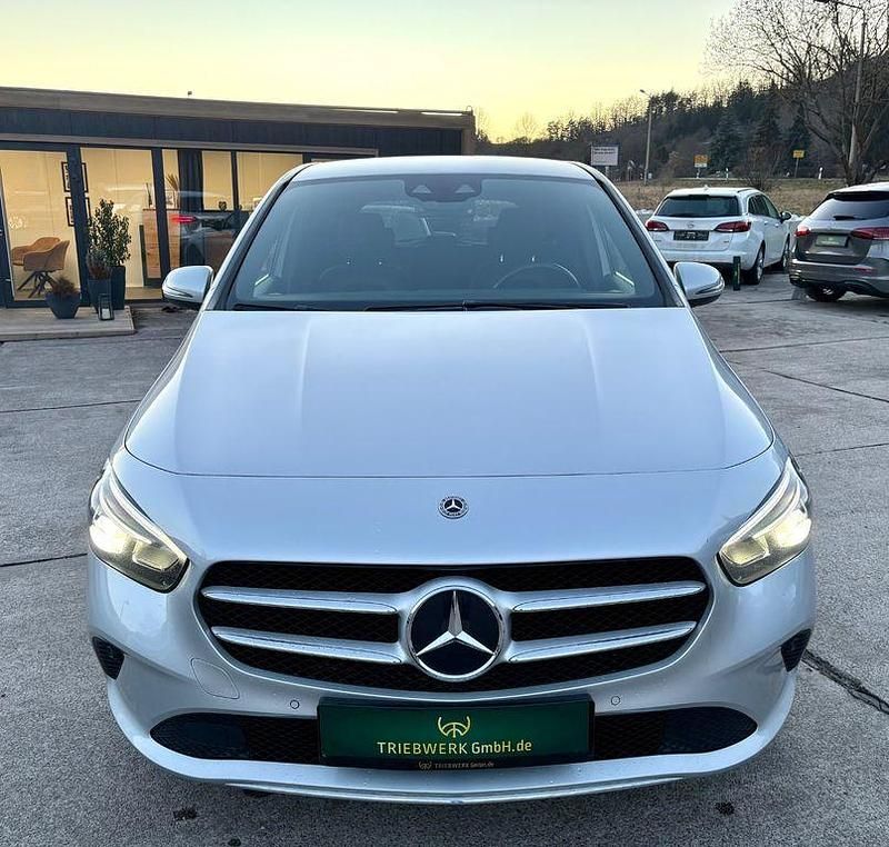Gebraucht Mercedes B220 190 PS (139 kW) 2020 Silber Van / Kleinbus