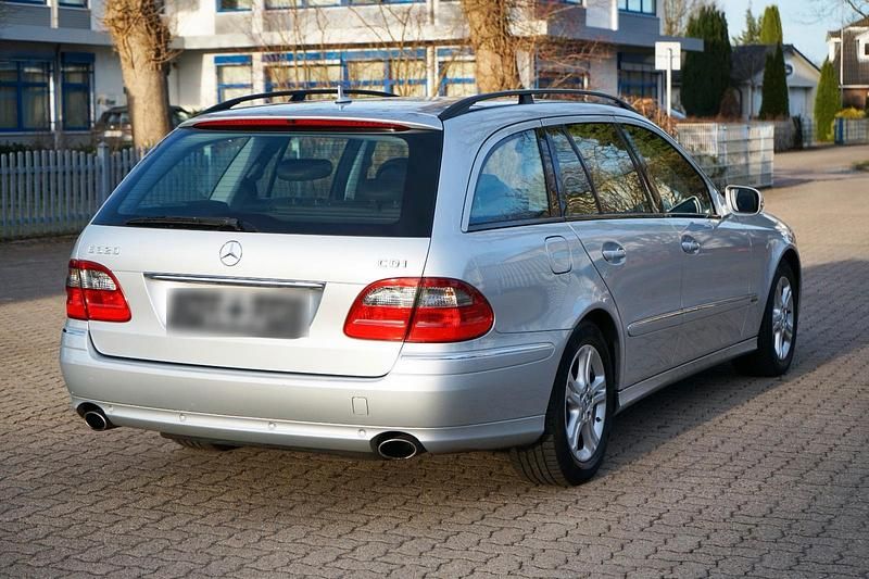 Gebraucht Mercedes E320 Elegance 224 PS (164 kW) 2008 Grau Kombi