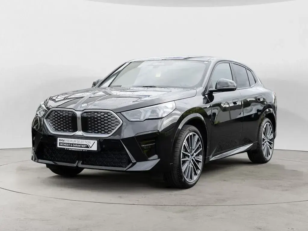 Gebraucht BMW iX2 M Sport 230 kW (313 PS) 2025 Schwarz SUV