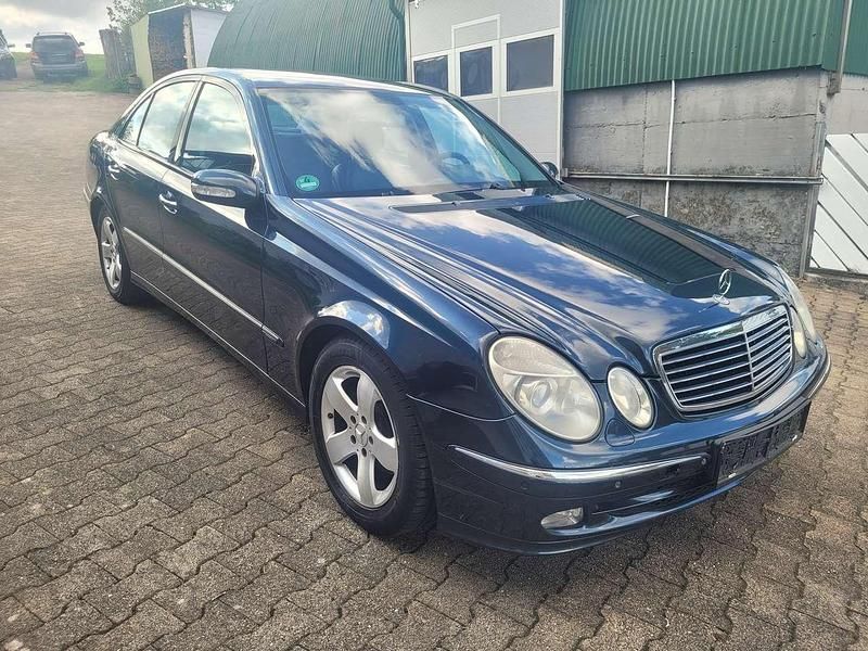 Gebraucht Mercedes E270 Classic 177 PS (130 kW) 2003 Schwarz Limousine