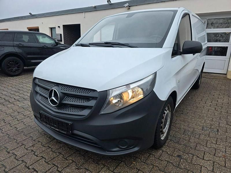 Weiß Gebraucht 2015 Mercedes Vito Van | 10.999 € (Superpreis) - Bild 1/4