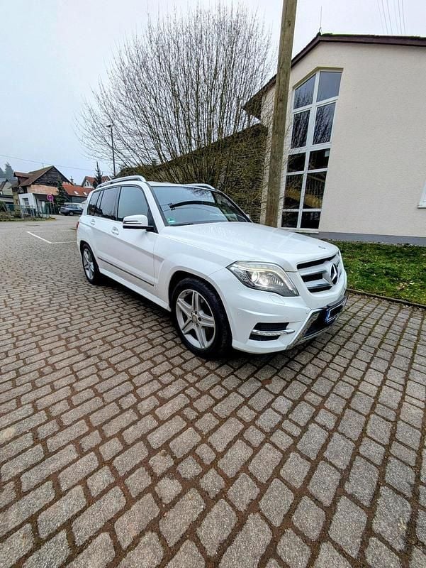 Weiß Gebraucht 2012 Mercedes GLK350 AMG line SUV | 21.300 € (Etwas zu teuer) - Bild 1/4