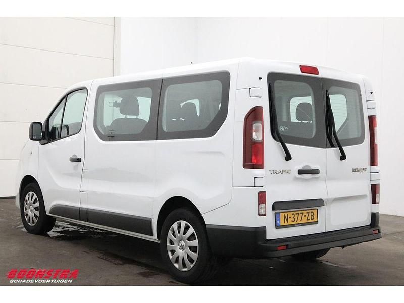Gebraucht Renault Trafic Expression 95 PS (69 kW) 2017 Weiß Van / Kleinbus