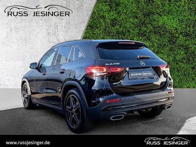 Schwarz Gebraucht 2020 Mercedes GLA200 AMG line SUV | 35.880 € (Teuer) - Bild 1/4