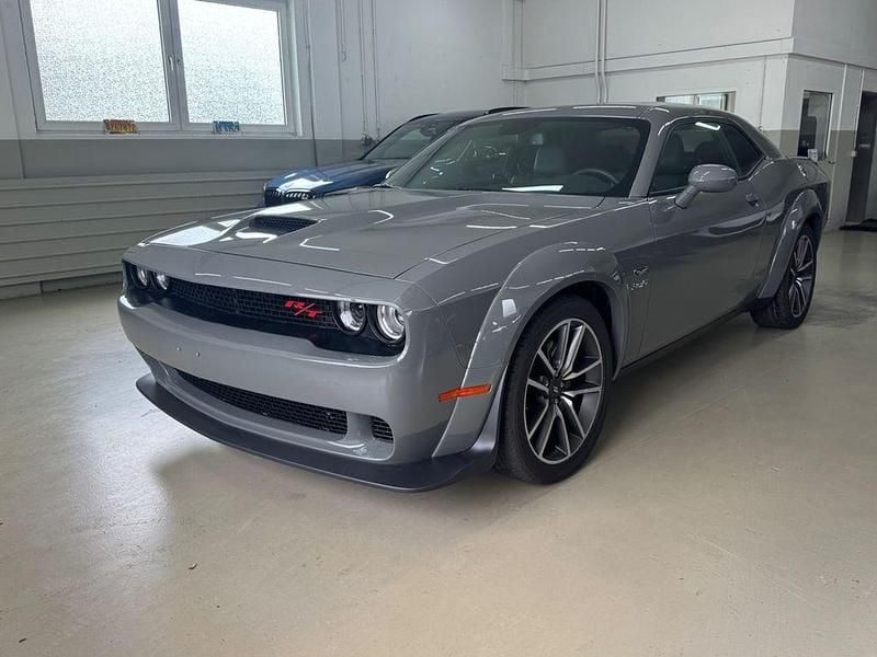 Grau Gebraucht 2023 Dodge Challenger Coupé | 38.991 € (Fairer Preis) - Bild 1/4