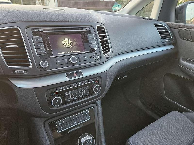 Gebraucht VW Sharan Style 140 PS (102 kW) 2012 Grau Van / Kleinbus