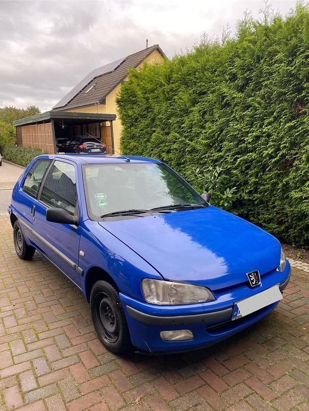 Blau Gebraucht 2001 Peugeot 106 Kleinwagen | 1.750 € - Bild 1/4