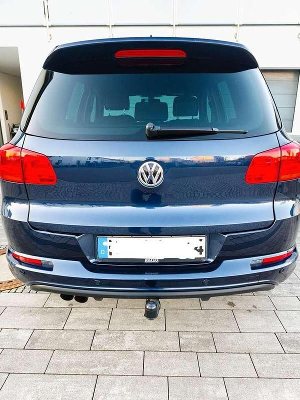 Gebraucht VW Tiguan LOUNGE 150 PS (110 kW) 2016 Blau SUV