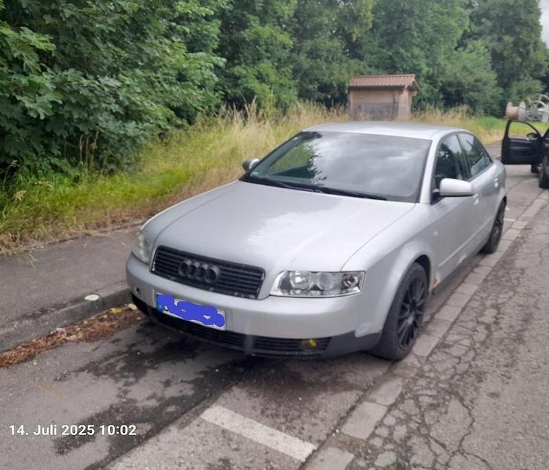 Silber Gebraucht 2002 Audi A4 Limousine | 750 € (Guter Preis) - Bild 1/4