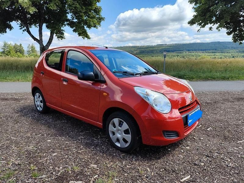 Rot Gebraucht 2009 Suzuki Alto Basic Kleinwagen | 2.600 € (Fairer Preis) - Bild 1/4
