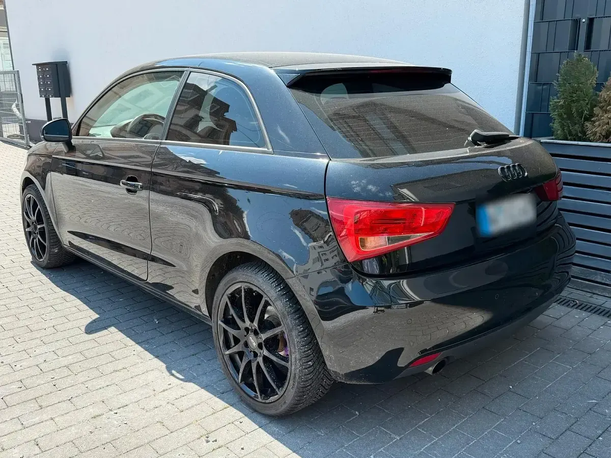 Gebraucht Audi A1 90 PS (66 kW) 2015 Schwarz Kleinwagen