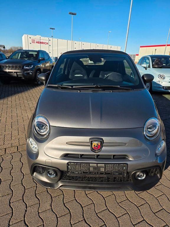 Gebraucht Abarth 695C 179 PS (131 kW) 2023 Pompei grau Cabrio