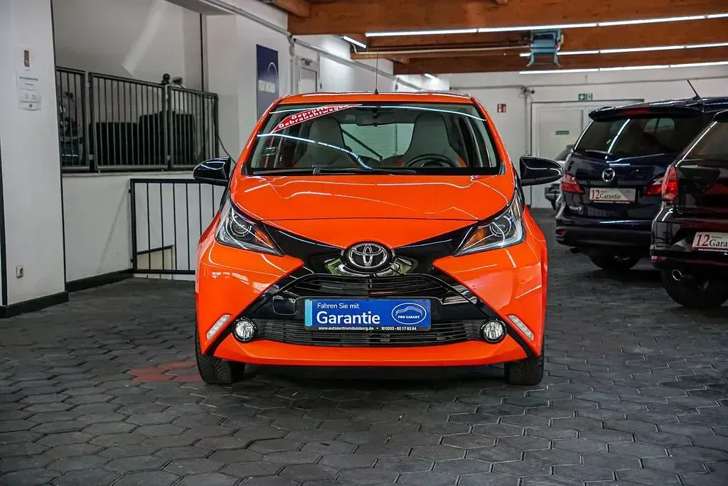 Brugt Toyota Aygo 69 HK (50 kW) 2015 Orange Hatchback