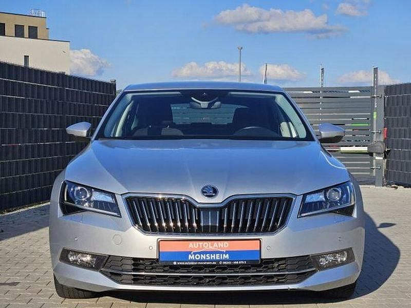 Gebraucht Skoda Superb Style 150 PS (110 kW) 2016 Silber Limousine