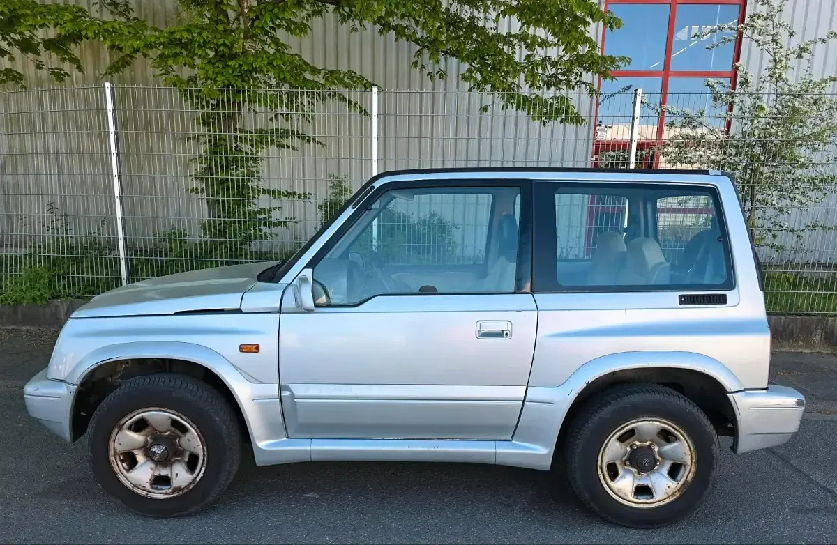 Usata Suzuki Vitara 131 CV (96 kW) 1997 Grigio Berlina