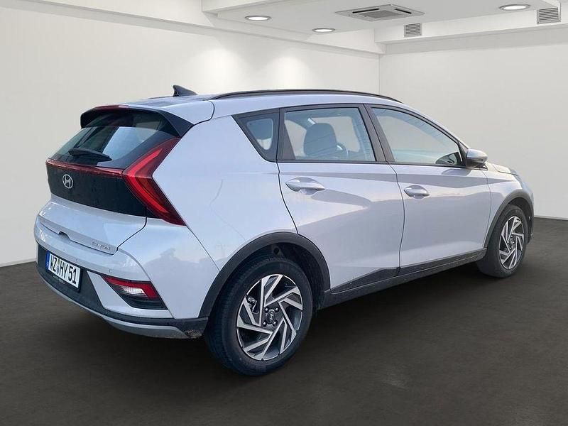 Gebraucht Hyundai Bayon Trend 101 PS (74 kW) 2024 Purple (lumen grey / mic) SUV