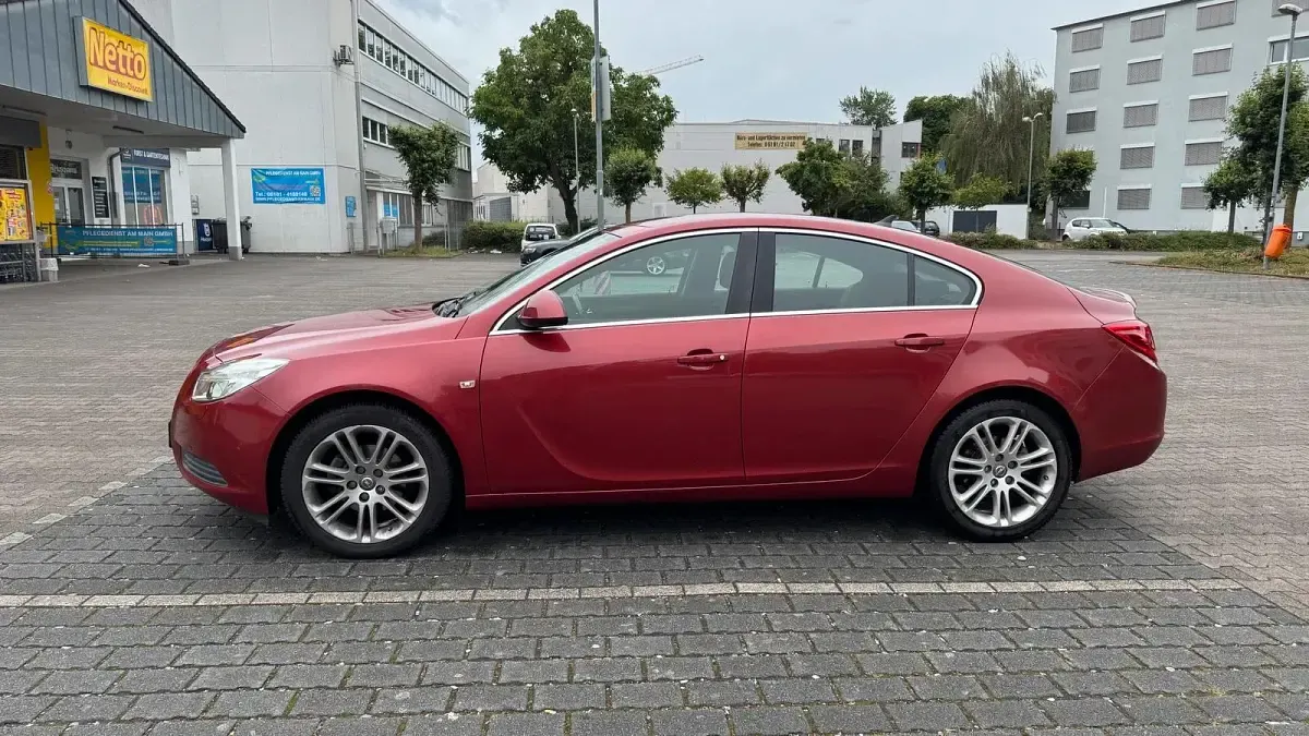 Gebraucht Opel Insignia 160 PS (117 kW) 2009 Rot Limousine