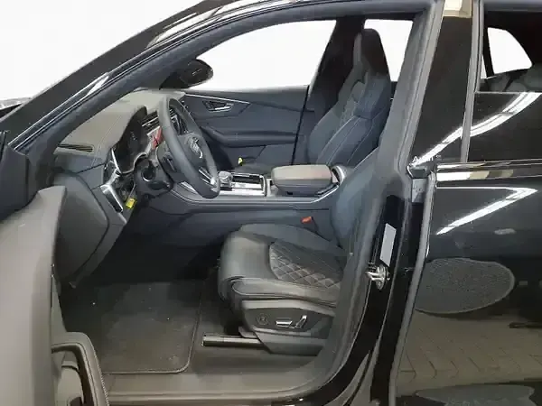 Usata Audi Q8 Ambiente 286 CV (210 kW) 2025 Nero SUV