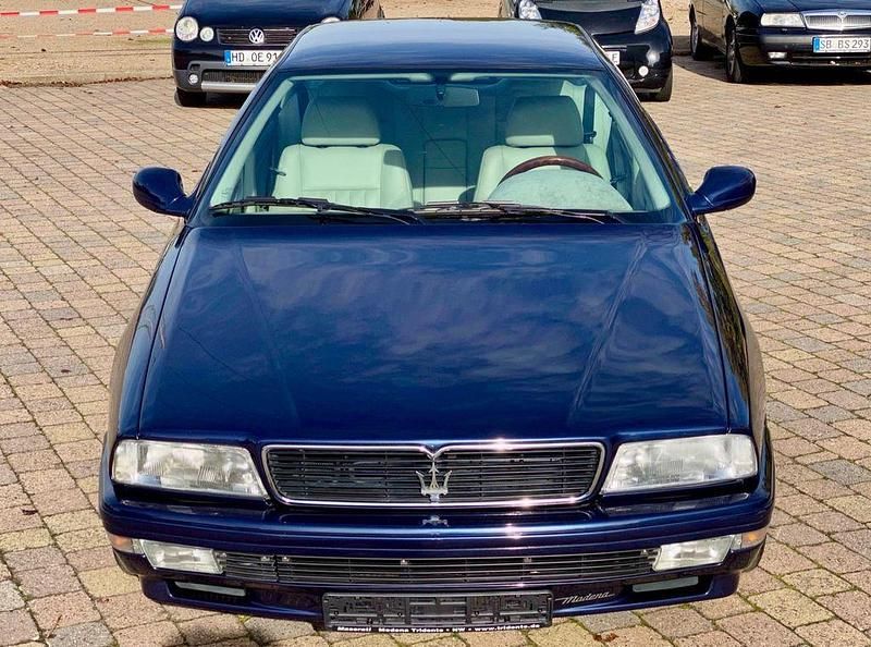 Blau blu nettuno metallic Gebraucht 1998 Maserati Quattroporte Limousine | 39.820 € - Bild 1/4