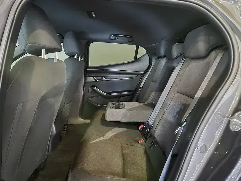 Neu Mazda 3 Exclusive 140 PS (102 kW) 2026 Grau Limousine